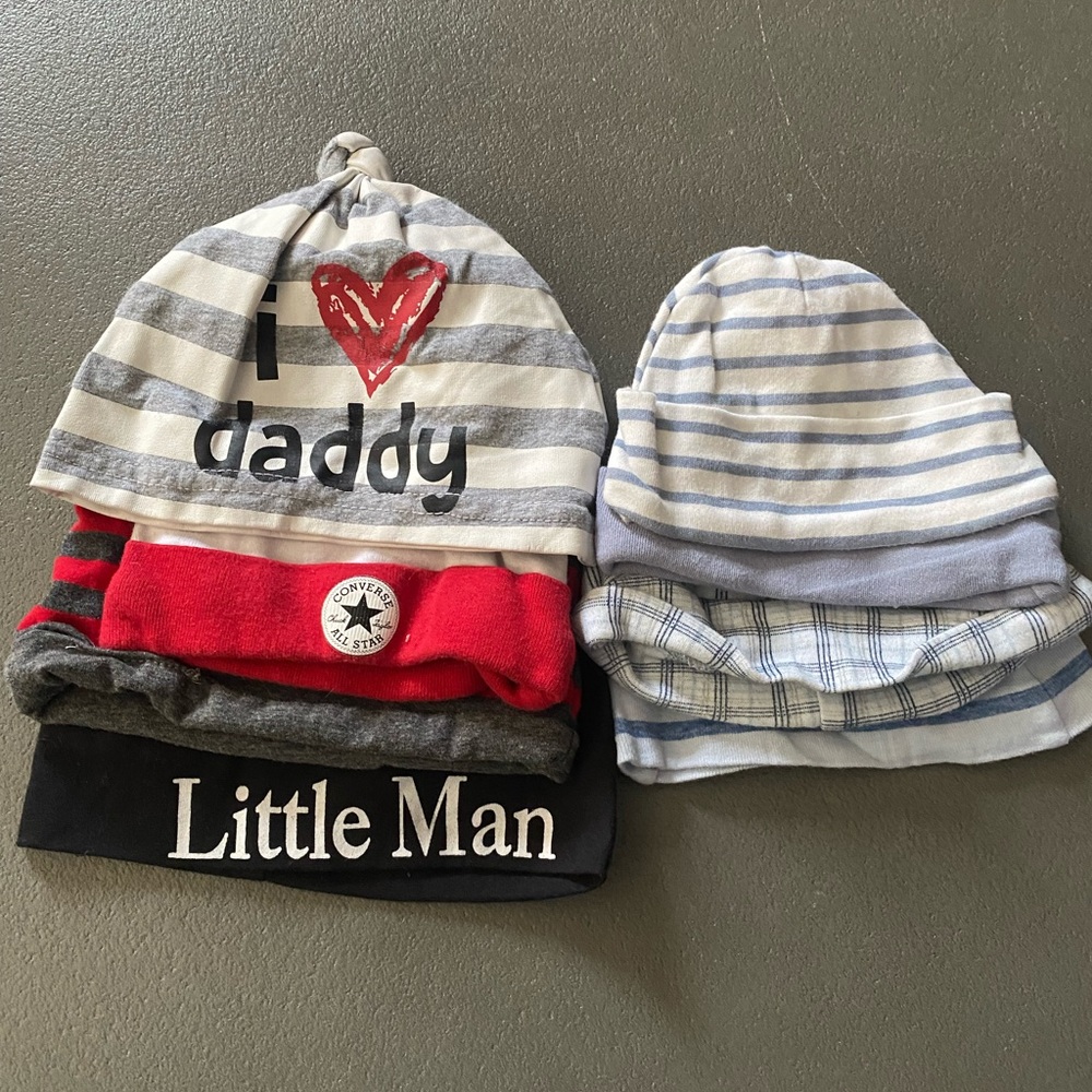 🙅🏻‍♀️SOLD🙅🏻‍♀️Newborn-baby boy beanie pack